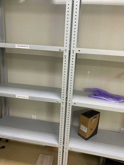 Продам столы, микроволновку и стеллажи