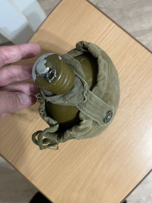 Продам военную армейскую фляжку с чехлом