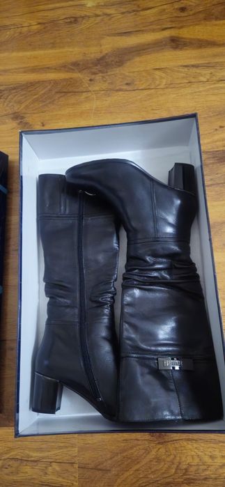 Продам женские зимние сапоги