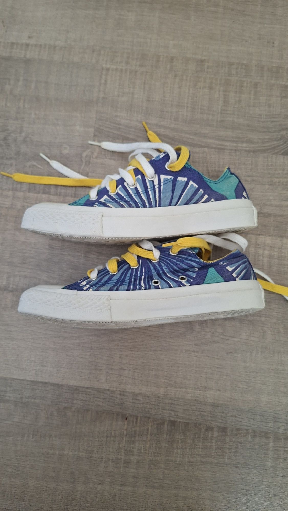 Converse - mărimea 35