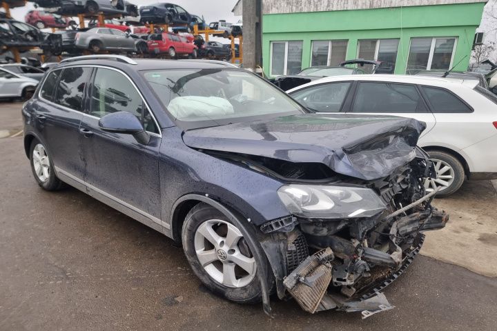 Dezmembrari VW Touareg 7P 2011 motor 3.0tdi CASA  Dezmembrez piese planetara perna compresor aripa stanga dreapta cayenne