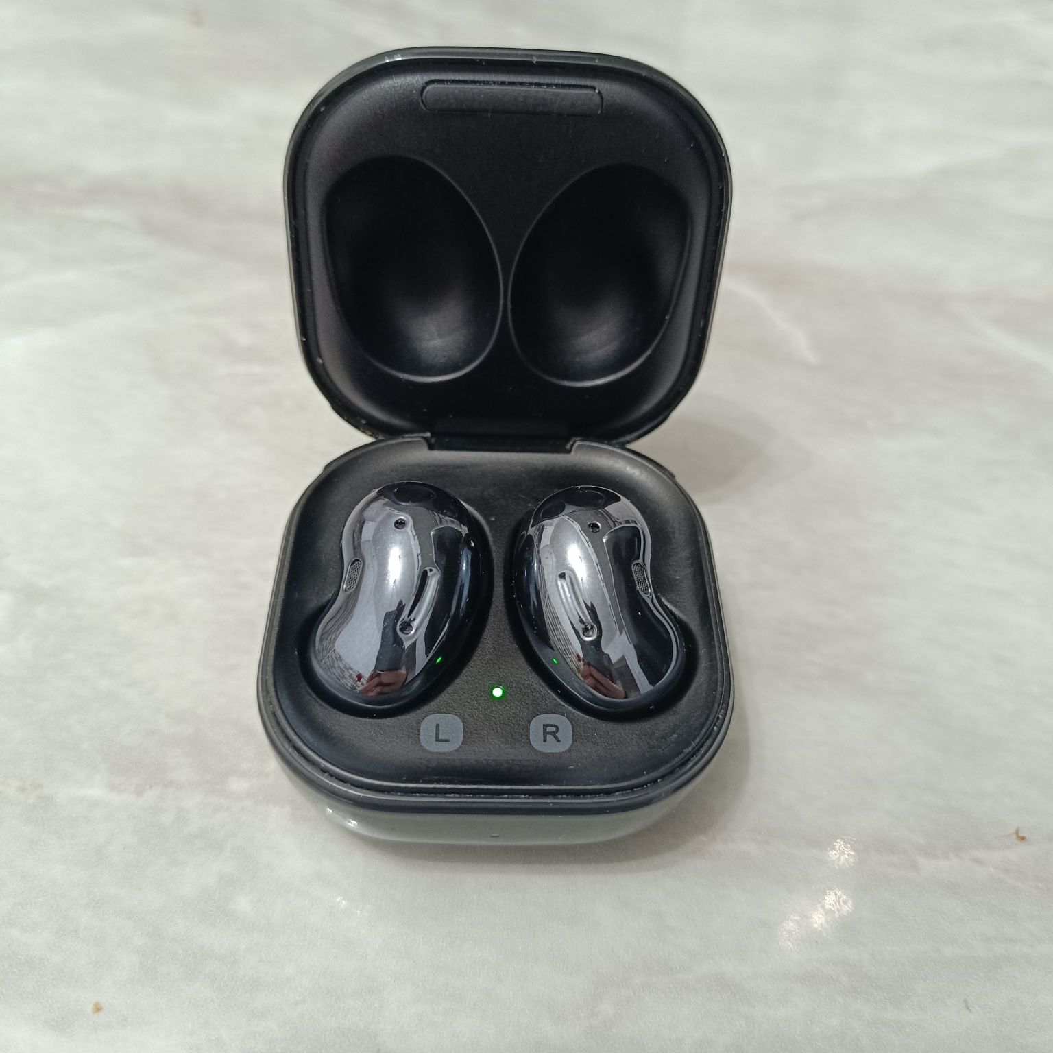 Căști Samsung Galaxy Buds Live