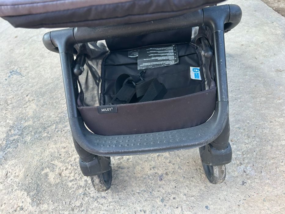 Продаю детскую прогулочную коляску Easy Walker milley 2.