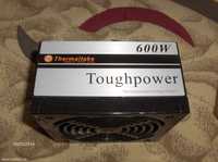 Carcasa metalica de la sursa ThermalTake Toughpower 600W