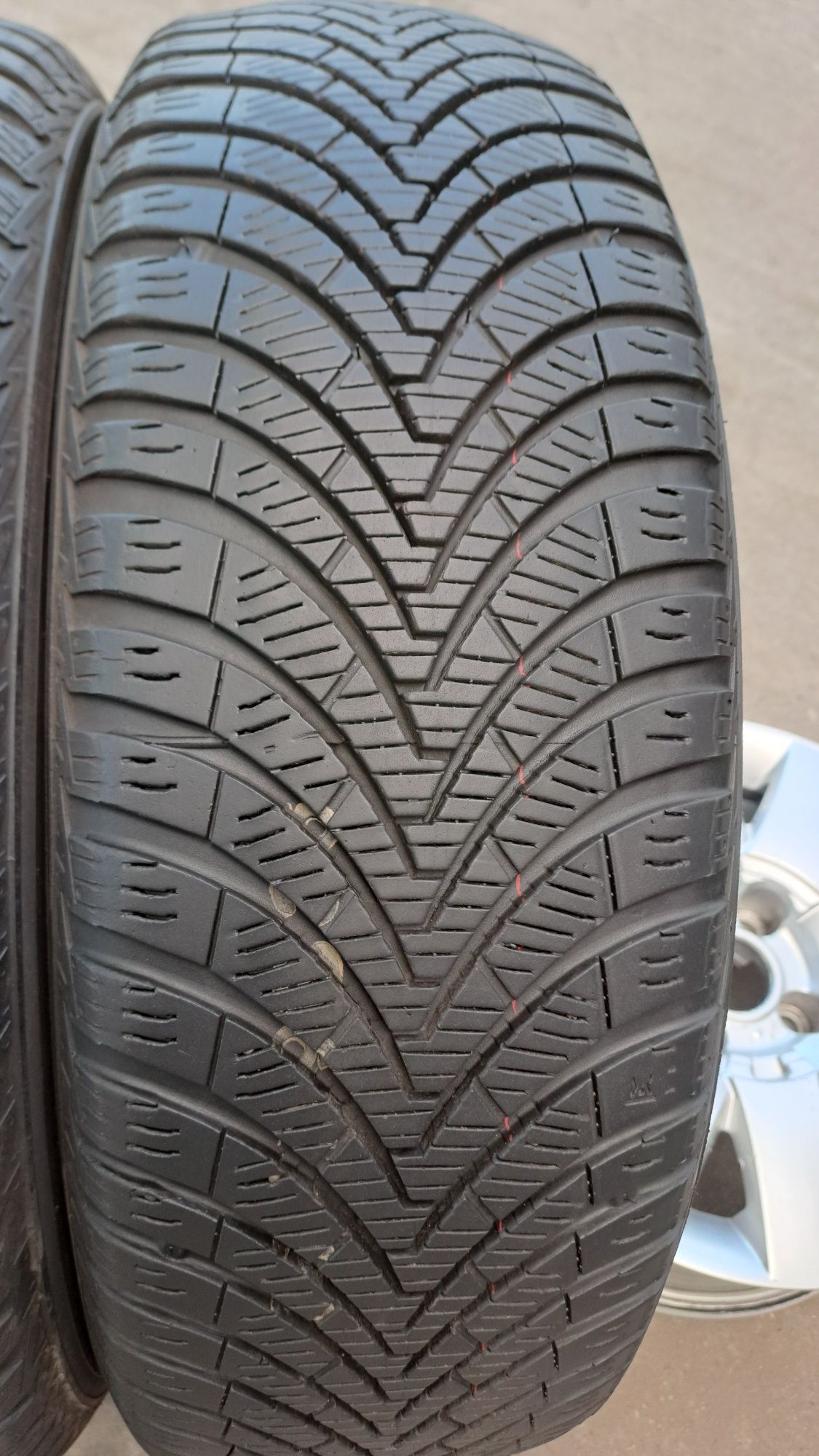 4бр. 2023г. Всесезонни 185/65/15 Kumho Solus 4S
