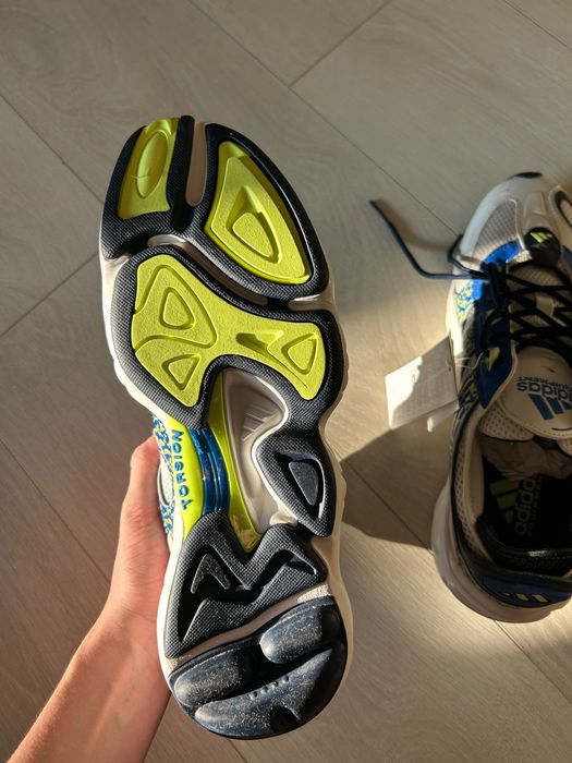 Vând adidasi adidas noi