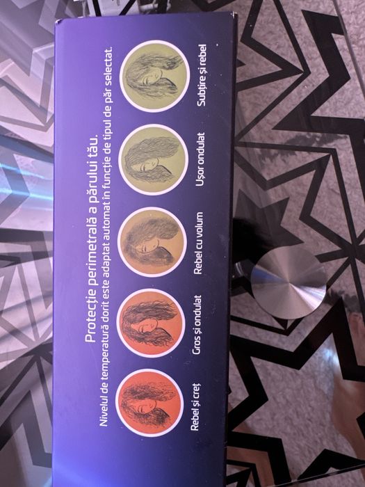 Perie par IRonArc pentru indrepatat si coafat