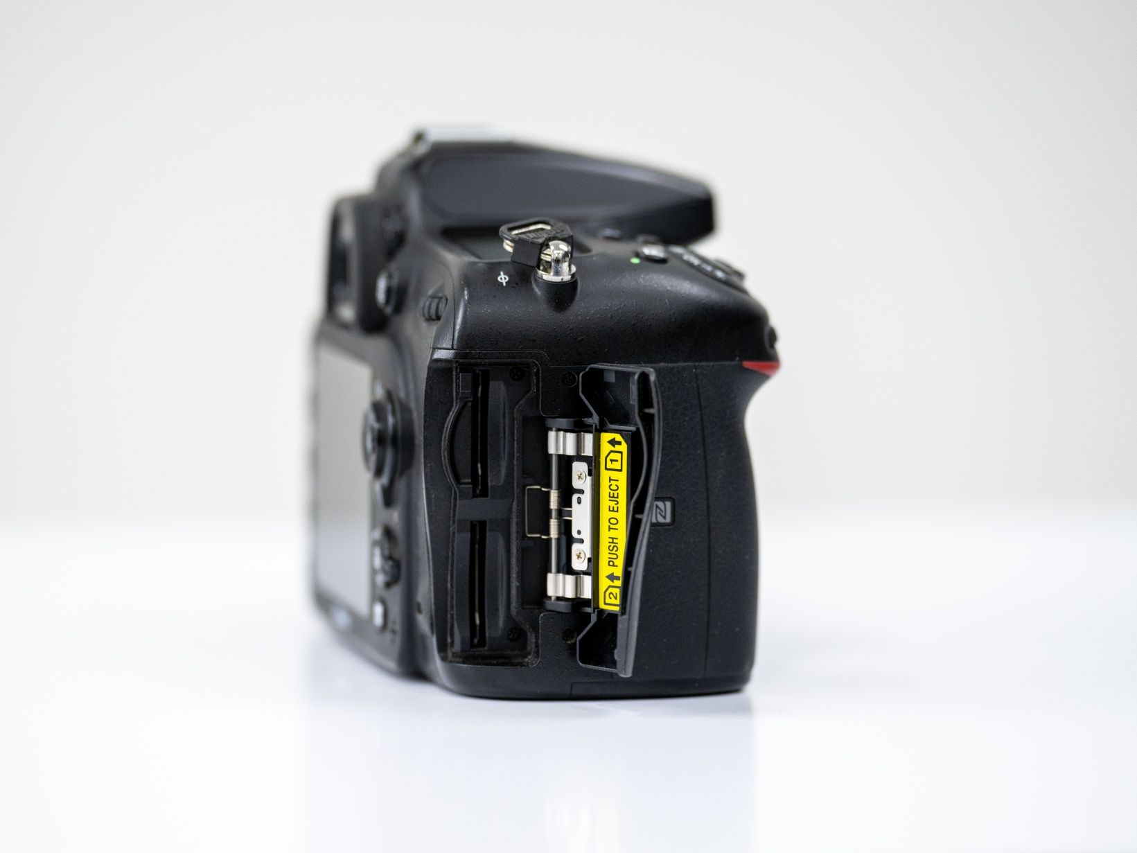 Nikon D7200 Nikor 18-140mm 3.5-5.6/ Sigma 17-70mm 2.8-4.0
