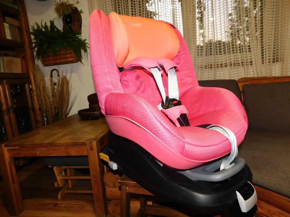 Scaun auto Maxi Cosi Pearl (9-18 kg) + Bază Isofix FamilyFix