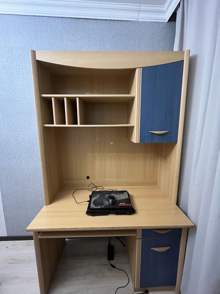 Продаю компьютерный стол