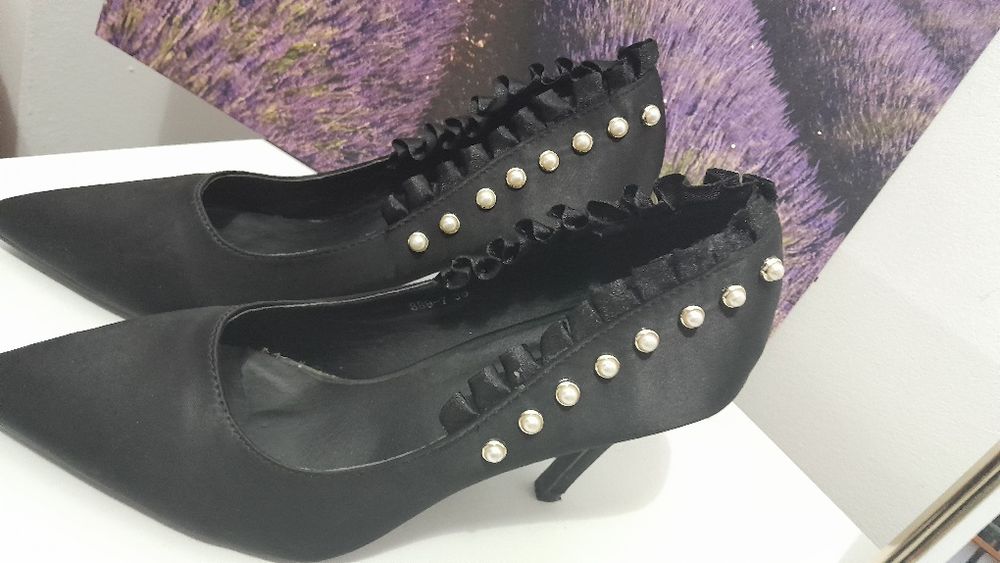 Vând pantofi ocazie