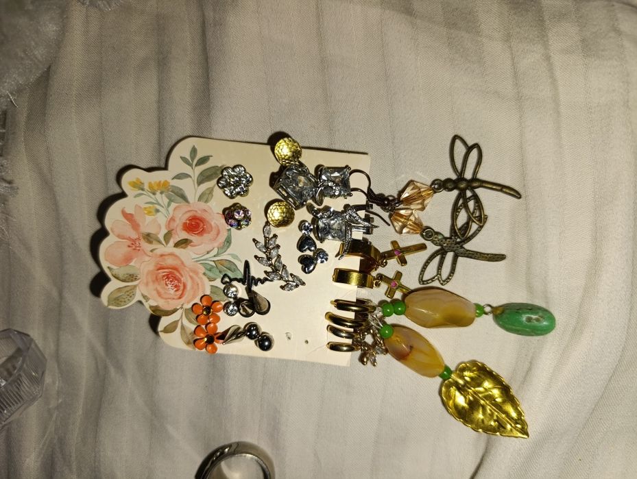 Сережки бижутерия цена за все