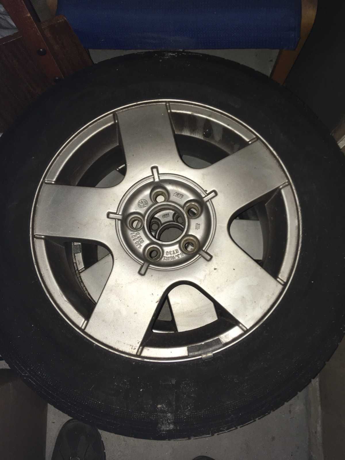 4бр джанти с гумите 195/65R15 5х100 Голф 4, Бора, Сеат