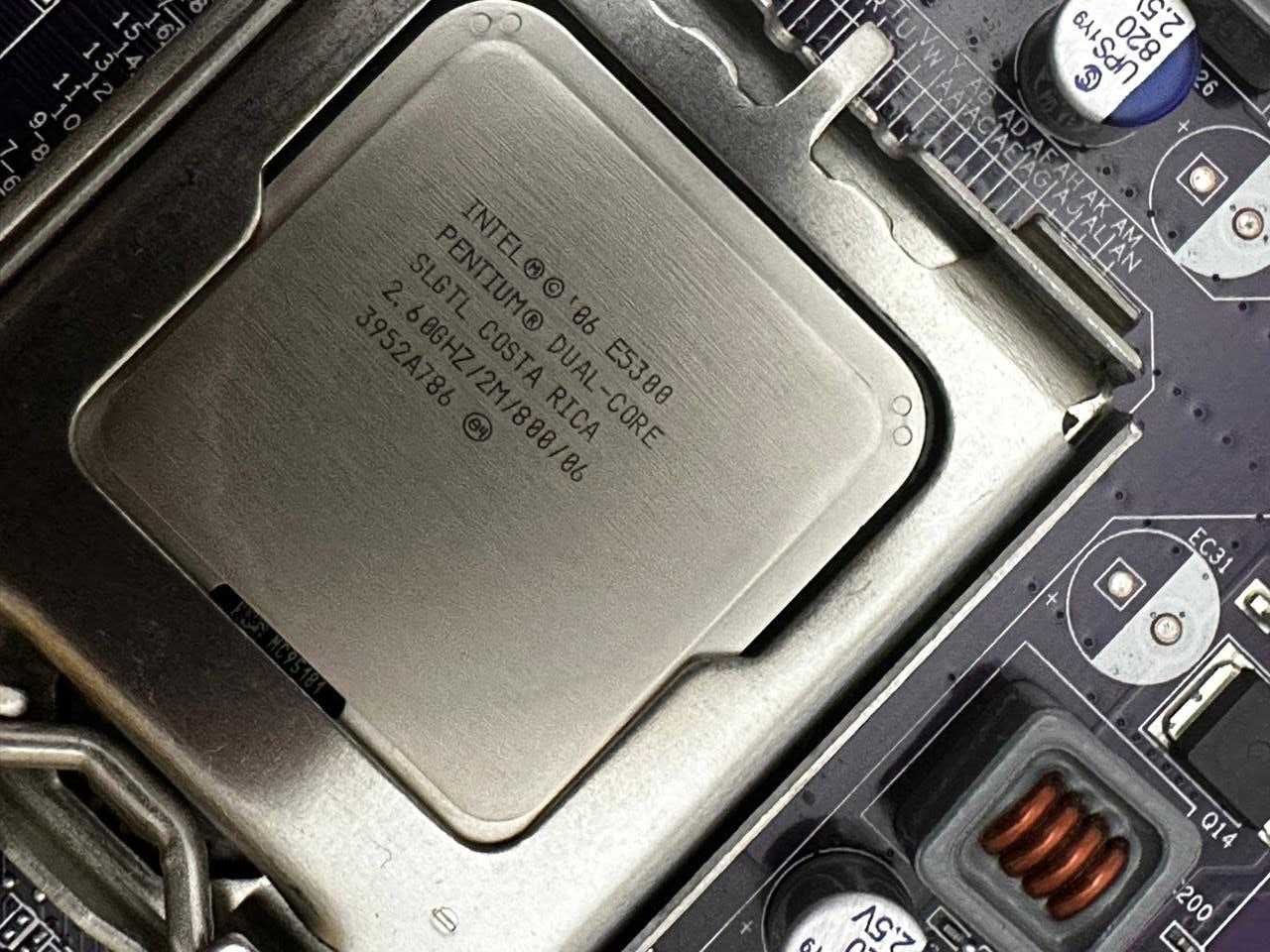 • core i3 6300 [3.8GHz] 2 ядра 4 потока 6-го поколения на Socket 1151