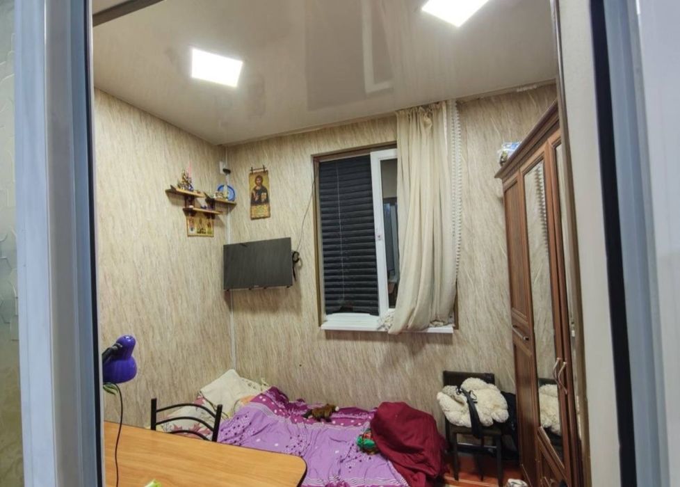 Срочно! Квартира на Мирабад-11 роддом 2/5/5 общ пл 52м ,балкон 2*6