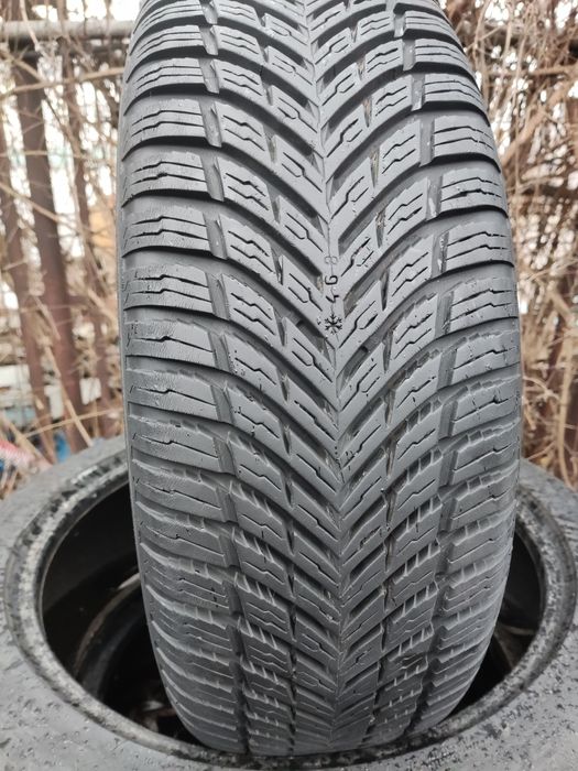 1бр. всесезонна гума 185/65/15 Nokian Season proof 
dot4520
7.9mm
Мног