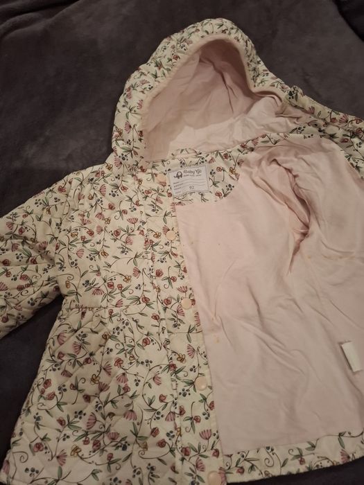 Тонкая куртка для девочки