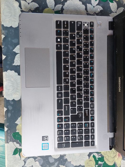 Laptop Medion Akoya i3 6100