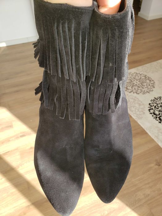 Botine ,cizme marimea 39, piele intoarsa.