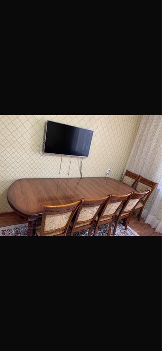 Продам стол гостинный со стульями