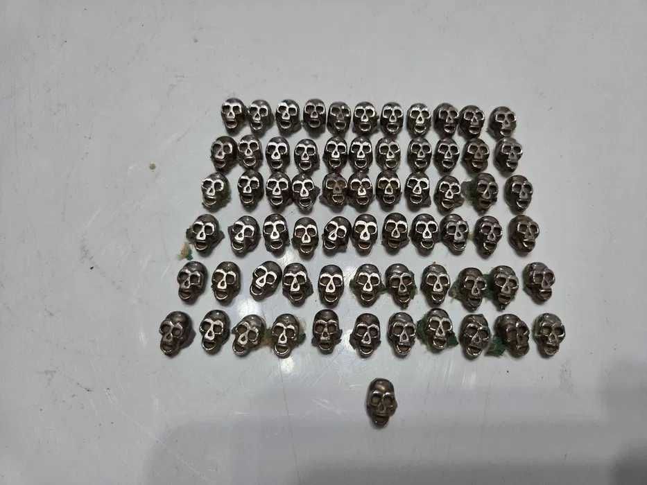 Lot vintage de diferite obiecte pentru bikeri si rockeri