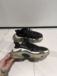 Balenciaga Triple S с оригиналната си кутия и плик