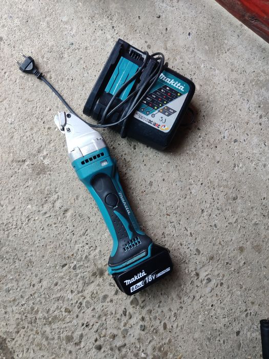 Foarfecă tablă Makita DJS161