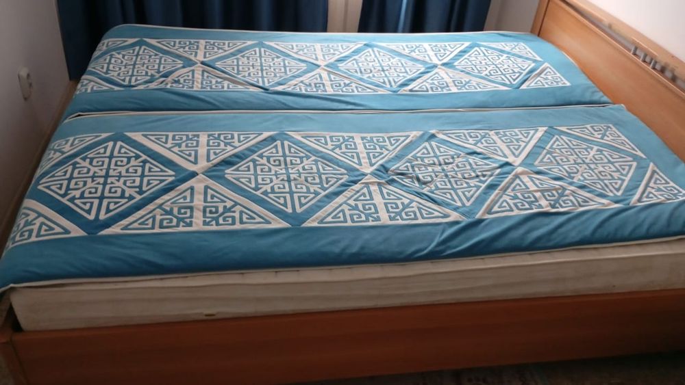 Продам двуспальную кровать