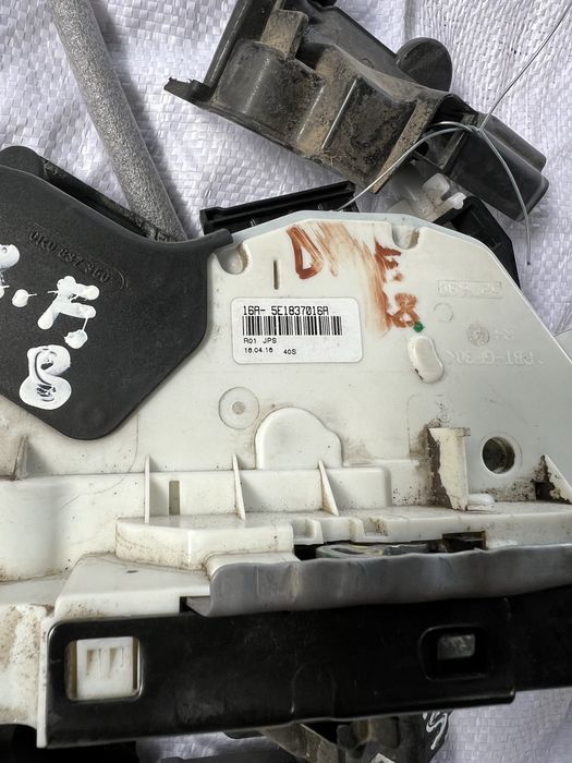 Broasca yala fata spate stanga dreapta pt vw passat b8 2015 2020