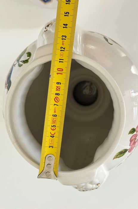 Винтидж порцеланова амфора / ваза с капак