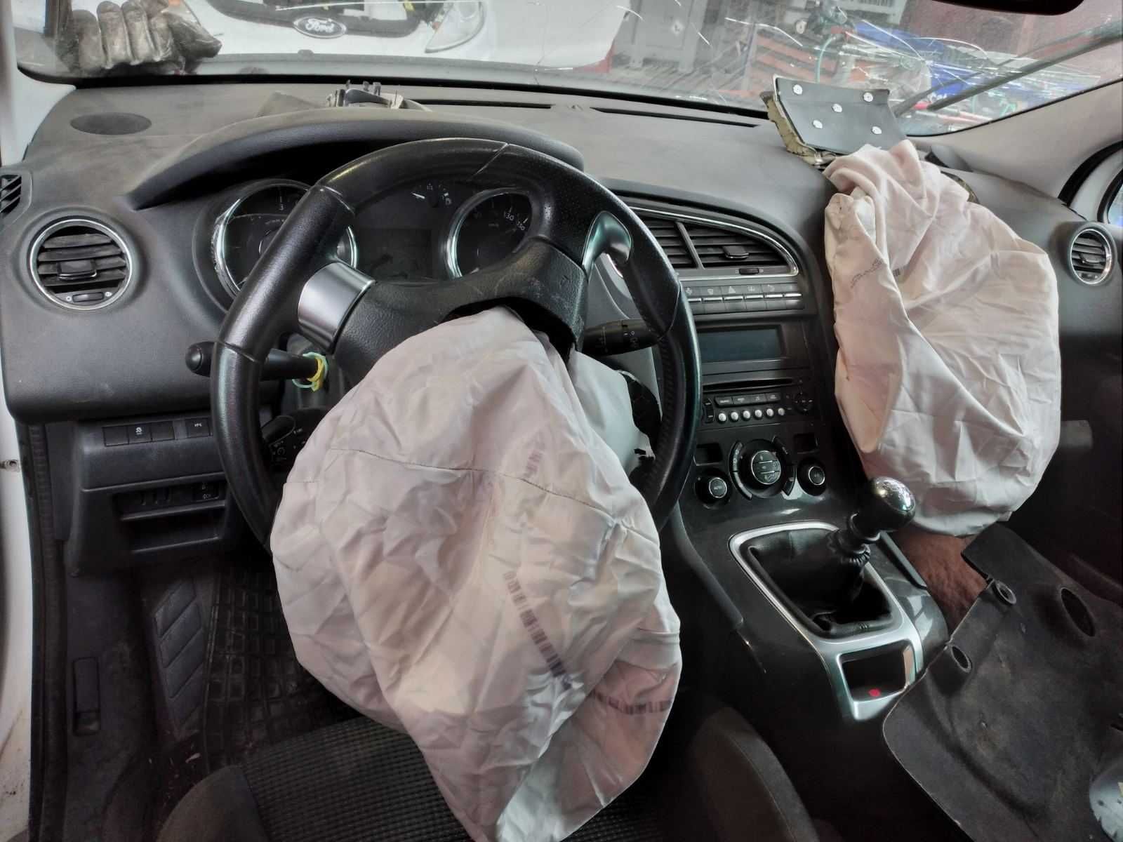 пежо 5008 2.0hdi 2016 peugeot 5008 2.0hdi на части