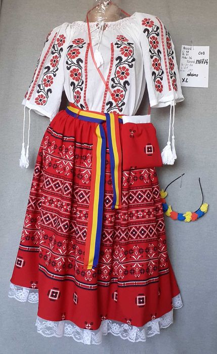 Costum popular pentru adulti,marime XL