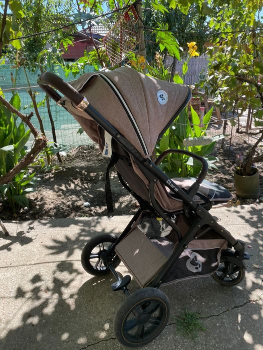 cărucior bebe aproape nou