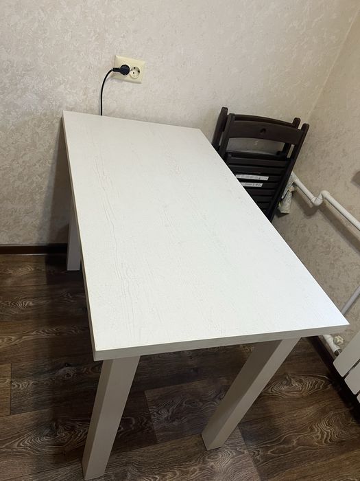 Продам стол кухонный