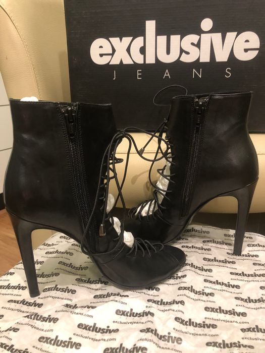 Дамски боти естествена кожа.