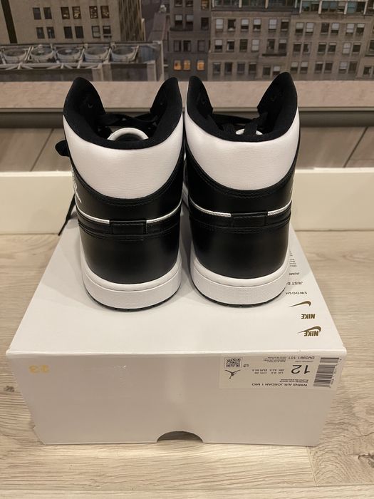 Jordan 1 Mid Panda