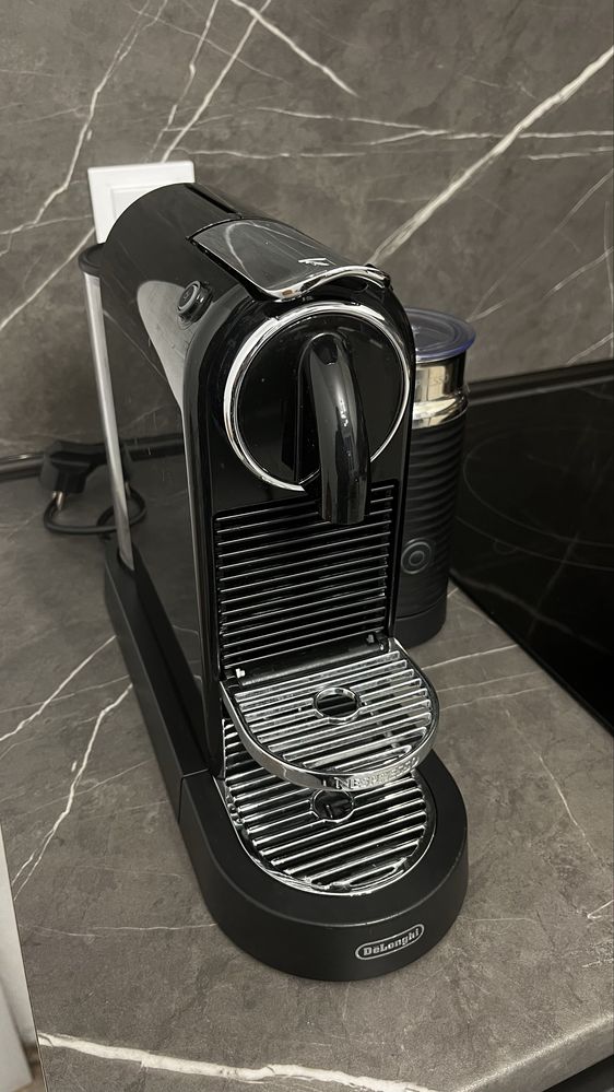 Nespresso CITIZ&MILK еспресо машина