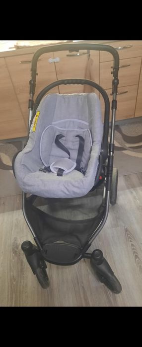 Бебешка количка (лесно маневрена]