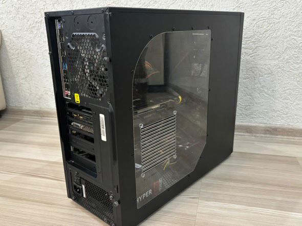 Настолен компютър за игри или работа