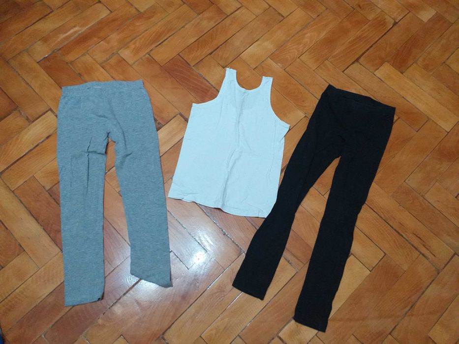 Vănd diferite pulovere, bluze , pantalon, maieu și iegări