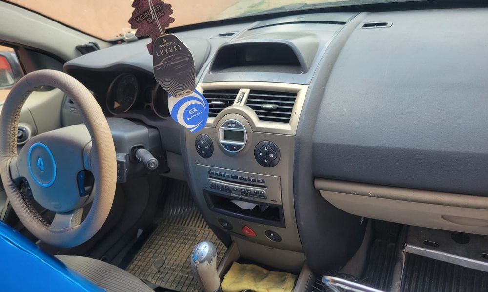 Dezmembrez Renault Megane 2  2006, 1.5 DCI. Toate piesele disponibile.