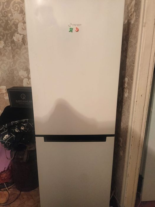 Продам холодильник