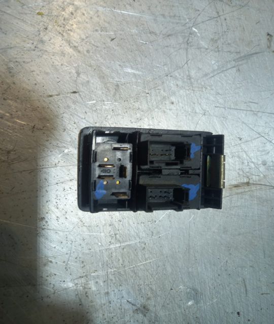 Butoane geam sofer Renault Laguna prima generatie (facelift)