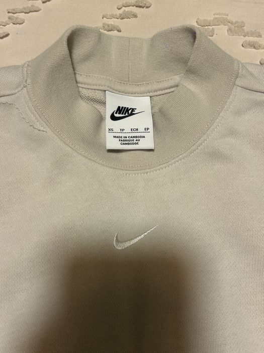 Оригинално бежово худи на Nike