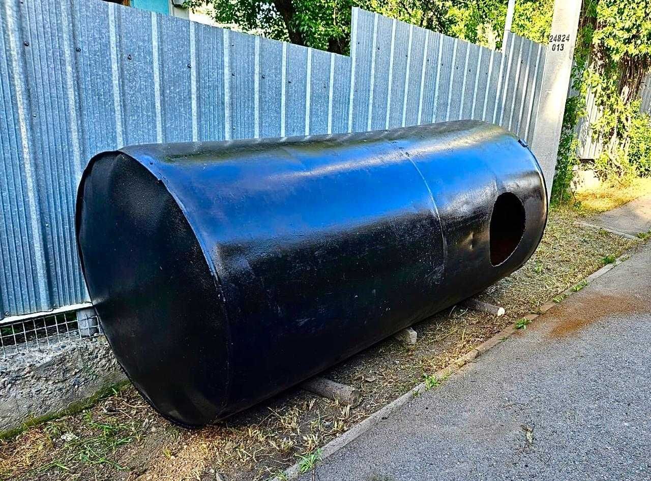 Продам ёмкость металлическую 4 кубовую