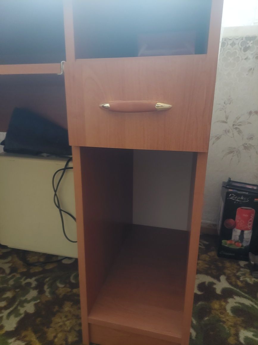 Добре запазено бюро