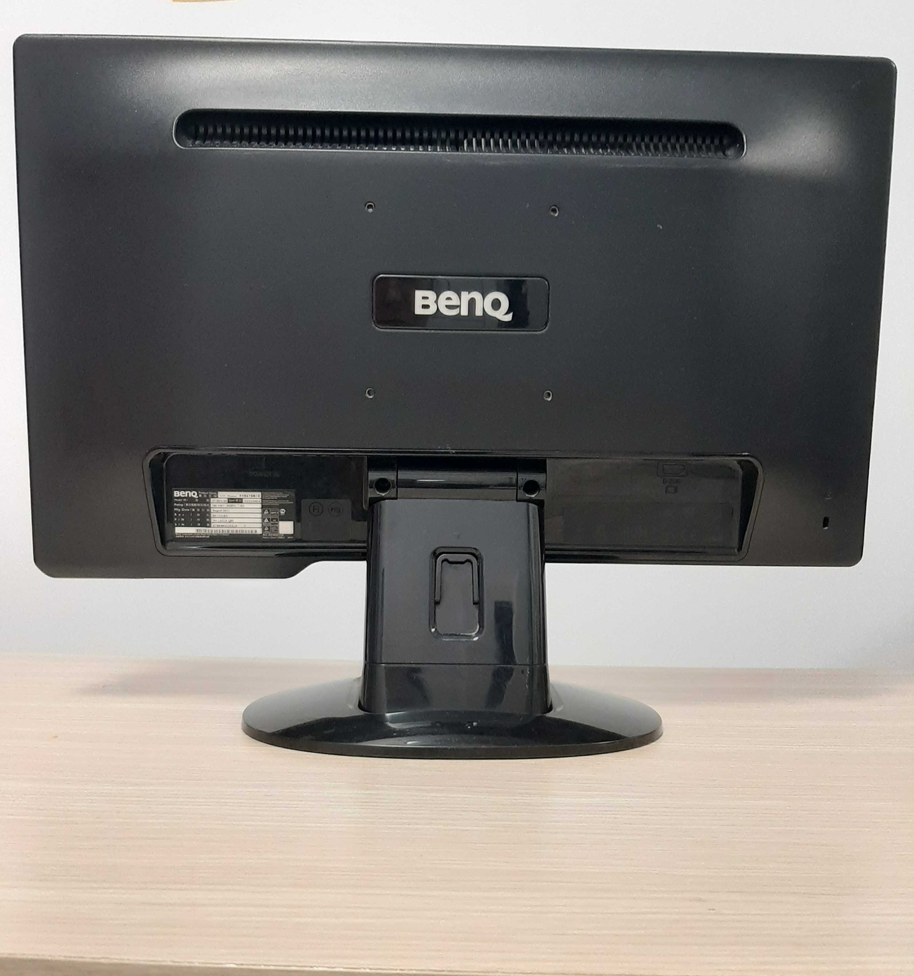 Set Birou + Monitor LCD BenQ + Unitate PC Delux + Tastatură A4Tech USB