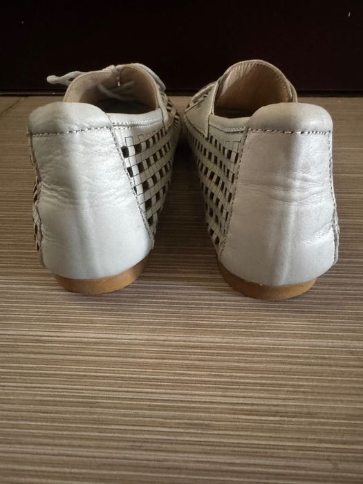 Vând pantofi din piele, 37, perfecți pentru vară