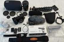 Camera SONY A6400 cu extra obiectiv, microfoane vlogging si accesorii