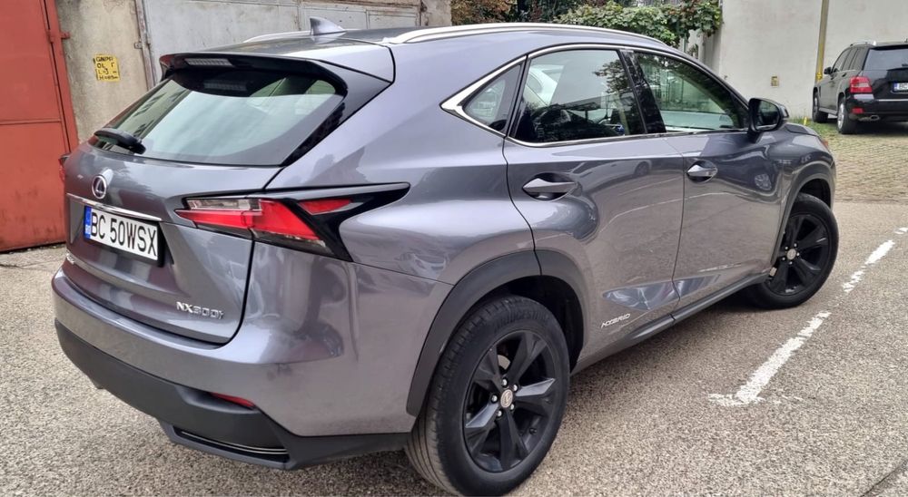 Lexux NX300 H 2017 automata